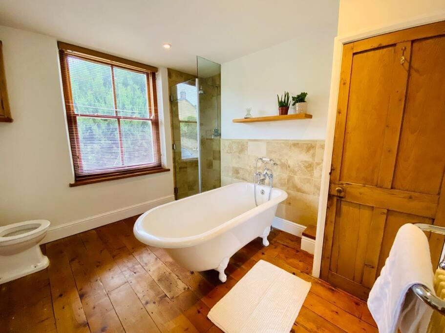 Cotswold Home Over 4 Floors - Perfect For Families Friends Contractors Chipping Norton Bagian luar foto