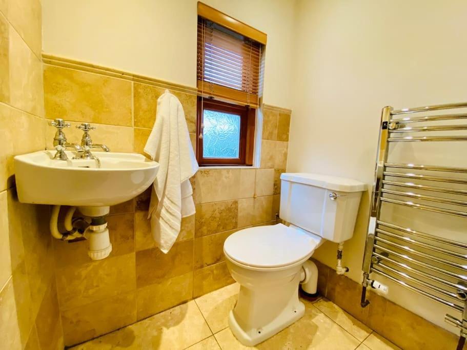 Cotswold Home Over 4 Floors - Perfect For Families Friends Contractors Chipping Norton Bagian luar foto